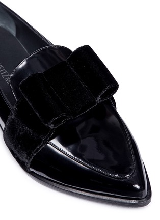 Detail View - Click To Enlarge - STUART WEITZMAN - 'Tuxarkana' velvet bow spazzolato leather loafers