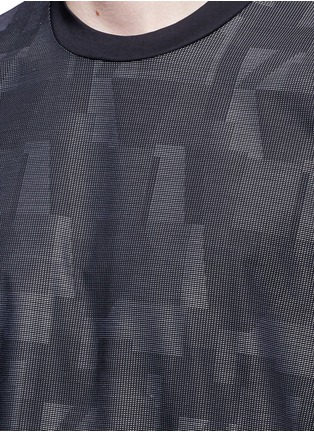 Detail View - Click To Enlarge - CHRISTOPHER KANE - Oversized abstract jacquard cotton T-shirt