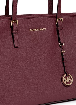 Detail View - Click To Enlarge - MICHAEL KORS - 'Jet Set Travel' saffiano leather top zip tote