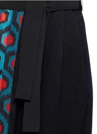 Detail View - Click To Enlarge - DELPOZO - Detachable geometric print tulle overlay pleated pants