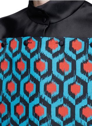Detail View - Click To Enlarge - DELPOZO - Geometric print bib silk organza shirt