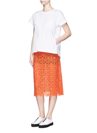 Figure View - Click To Enlarge - SACAI - Knit shorts underlay star lace skirt