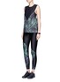 Figure View - Click To Enlarge - WE ARE HANDSOME - 'Jag' curved leaf print performance leggings