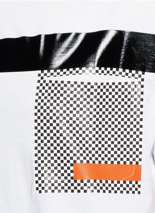 Detail View - Click To Enlarge - TOGA ODDS & ENDS - Glossy checkerboard pocket T-shirt