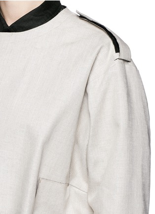 Detail View - Click To Enlarge - TOGA ARCHIVES - Cutout high-low linen trench coat