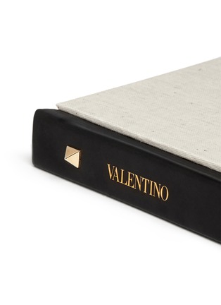 Detail View - Click To Enlarge - VALENTINO GARAVANI - Valentino: Objects of Couture Deluxe Edition