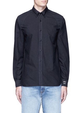 Main View - Click To Enlarge - DENHAM - x Art Comes First 'Rhys' insignia patch cotton oxford shirt