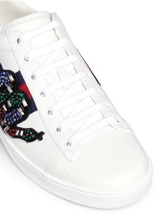 Detail View - Click To Enlarge - GUCCI - 'Ace' snake embellished leather sneakers