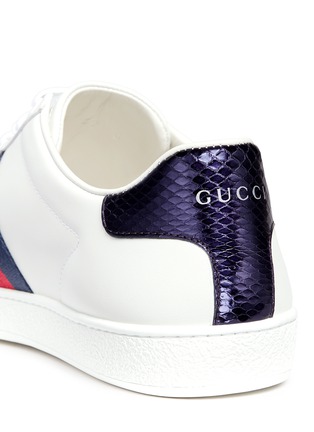Detail View - Click To Enlarge - GUCCI - 'Ace' snake embellished leather sneakers