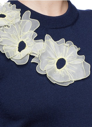 Detail View - Click To Enlarge - ROKSANDA - 'Nobuya' organza floral appliqué wool sweater