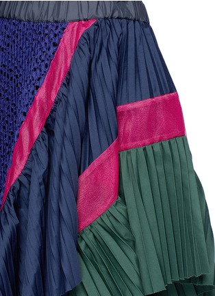 Detail View - Click To Enlarge - SACAI - Eyelet lace pleated skirt