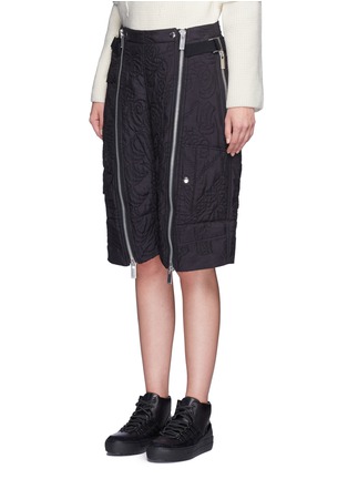 Front View - Click To Enlarge - SACAI - Calligraphy quilted belted zip shorts