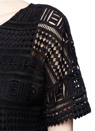 Detail View - Click To Enlarge - VINCE - Geometric lace shift dress