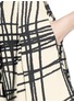 Detail View - Click To Enlarge - CHICTOPIA - Stroke print pleat shorts