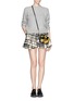 Figure View - Click To Enlarge - CHICTOPIA - Stroke print pleat shorts