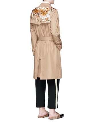 Figure View - Click To Enlarge - GUCCI - Tiger patch gabardine trench coat