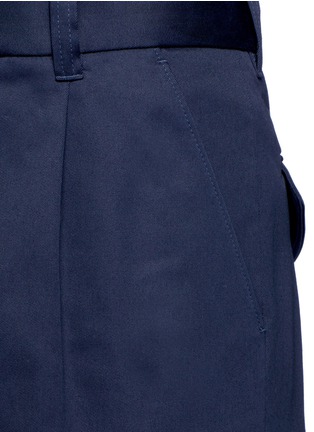 Detail View - Click To Enlarge - GUCCI - Pleated cotton drill shorts
