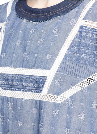 Detail View - Click To Enlarge - SACAI - 'Aloha' embroidered lattice trim chambray dress