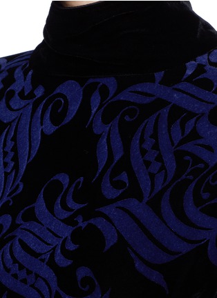 Detail View - Click To Enlarge - SACAI - Belted flock swirl print velvet top