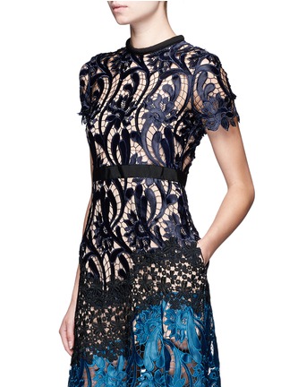Front View - Click To Enlarge - SELF-PORTRAIT - 'Prairie' colourblock floral guipure lace midi dress