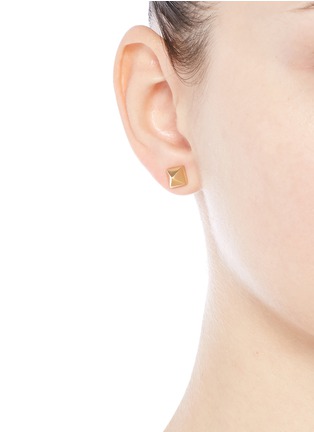 Figure View - Click To Enlarge - EDDIE BORGO - Pyramid stud brass earrings