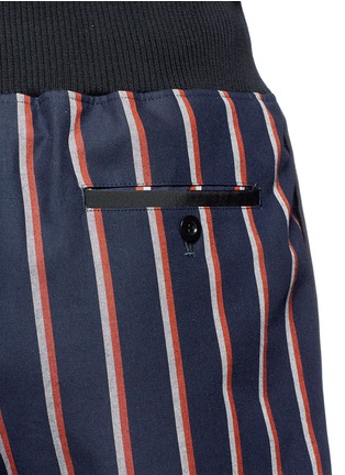 Detail View - Click To Enlarge - SACAI - Stripe grosgrain trim shorts