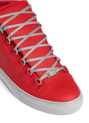 Detail View - Click To Enlarge - BALENCIAGA - Rubber effect leather high top sneakers