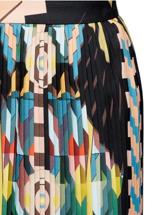 Detail View - Click To Enlarge - GIVENCHY - Crazy Cleopatra print plissé pleated georgette skirt