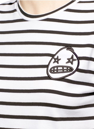 Detail View - Click To Enlarge - ÊTRE CÉCILE - 'Starry Eye' felted patch Breton stripe T-shirt
