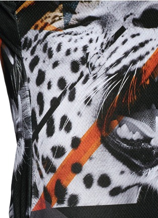 Detail View - Click To Enlarge - WE ARE HANDSOME - 'Splice' leopard print active singlet