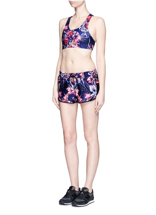 Figure View - Click To Enlarge - WE ARE HANDSOME - 'Eden' print active cropped top