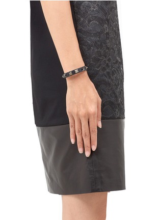 Figure View - Click To Enlarge - VALENTINO GARAVANI - 'Rockstud' Noir leather skinny bracelet