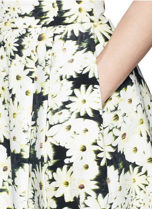 Detail View - Click To Enlarge - 72723 - Daisy print bonded crepe midi skirt