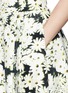 Detail View - Click To Enlarge - 72723 - Daisy print bonded crepe midi skirt