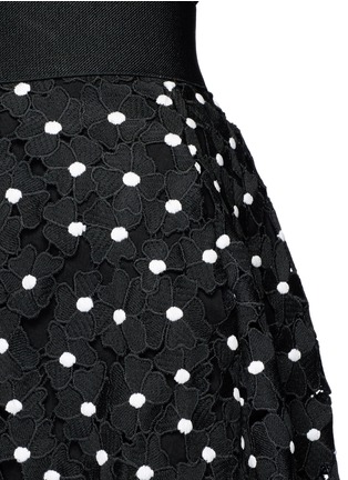 Detail View - Click To Enlarge - SELF-PORTRAIT - 'Daisy' floral guipure lace midi skirt