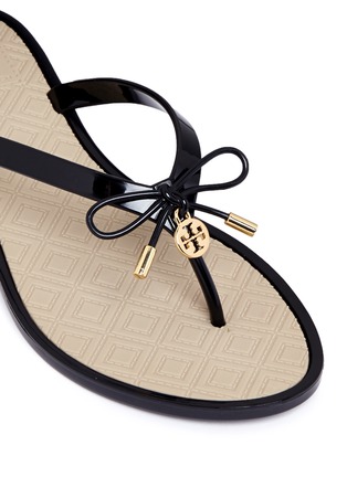 Detail View - Click To Enlarge - TORY BURCH - Bow jelly thong sandals