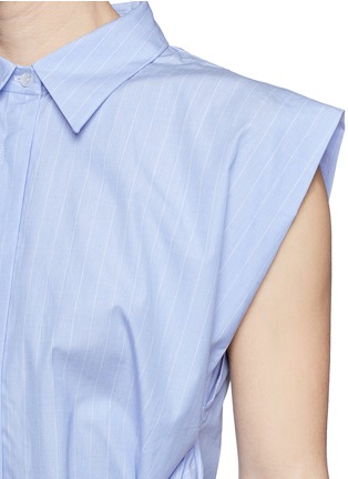Detail View - Click To Enlarge - MO&CO. EDITION 10 - Tie front stripe cropped shirt