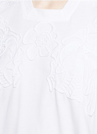 Detail View - Click To Enlarge - CHLOÉ - Bird and flower guipure lace T-shirt