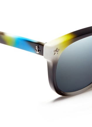 Detail View - Click To Enlarge - SHERIFF & CHERRY - 'G11' graffiti print varnished acetate sunglasses
