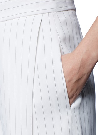 Detail View - Click To Enlarge - CHLOÉ - Pinstripes pleated harem pants