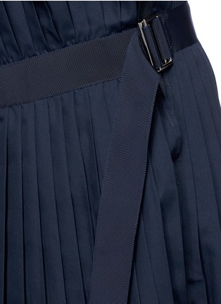 Detail View - Click To Enlarge - SACAI - Paperbag waist pleat poplin long shorts