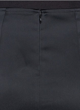 Detail View - Click To Enlarge - ST. JOHN - Structured satin pencil skirt