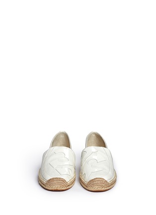 Front View - Click To Enlarge - TORY BURCH - 'Lonnie' patent leather logo canvas espadrille slip-ons