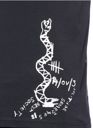 Detail View - Click To Enlarge - OAMC - 'Conch' snake print and slogan T-shirt