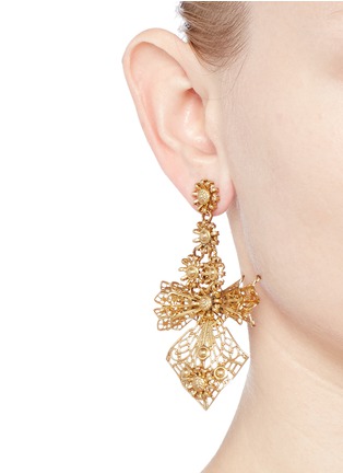 Figure View - Click To Enlarge - MIRIAM HASKELL - Carved floral filigree bow earrings