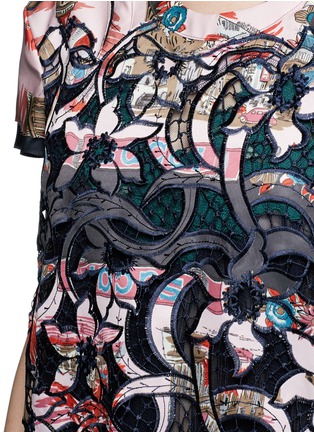 Detail View - Click To Enlarge - SACAI - Souvenir scarf print lasercut floral dress