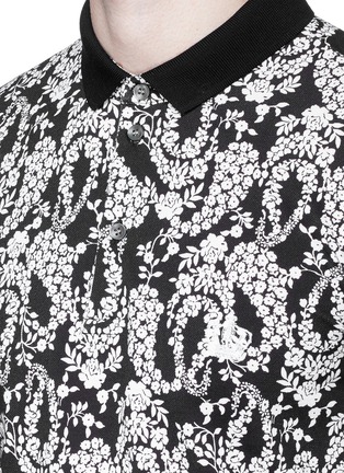 Detail View - Click To Enlarge - - - Floral garland print polo shirt