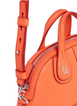 Detail View - Click To Enlarge - GIVENCHY - Nightingale medium textured leather satchel