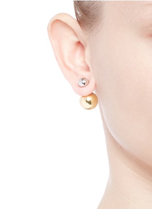 Figure View - Click To Enlarge - KENNETH JAY LANE - Contrast sphere stud earrings
