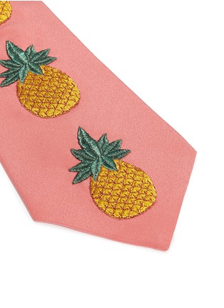 Detail View - Click To Enlarge - GUCCI - Pineapple embroidery silk crepe tie